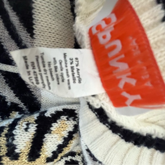 Vintage 90s Spunky Cream And Gray Plaid With Large Floral Print Knit Sweater - Picture 5 of 10